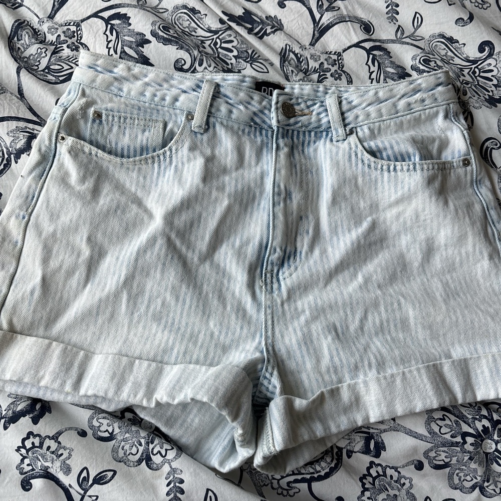 urban outfitters striped shorts
